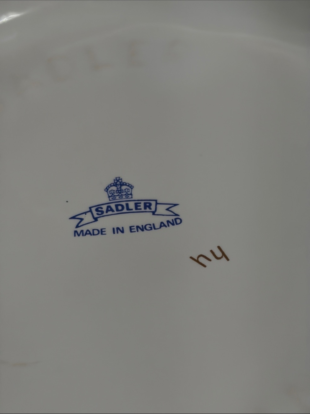 Sadler Classic White Porcelain Teapot with Fruit Motif - Picture 9 of 10